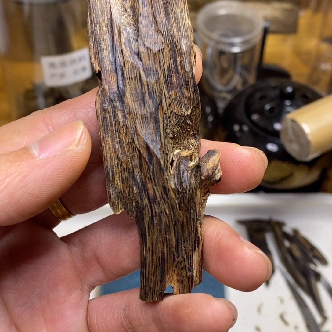 沉香高油香薰白棋10克
