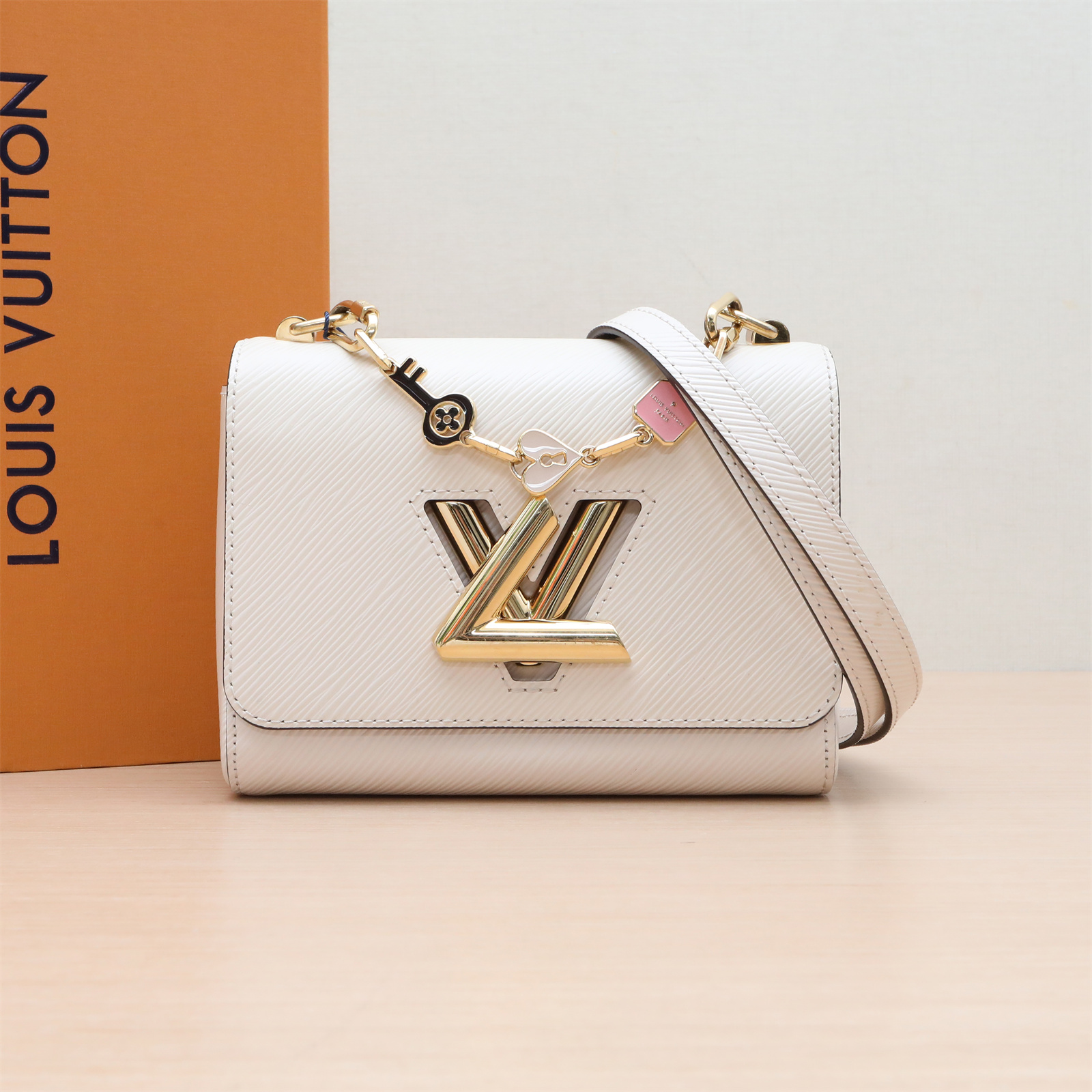 95新 LouisVuitton/路易威登 【双双】TWIST 小号 19 裸粉色 芯片