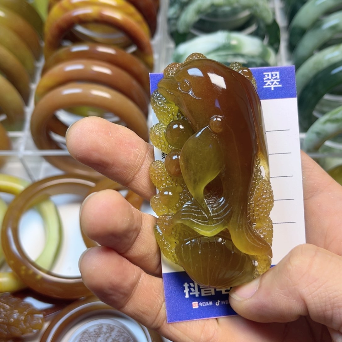 透闪石-蛇纹石玉手镯未镶嵌