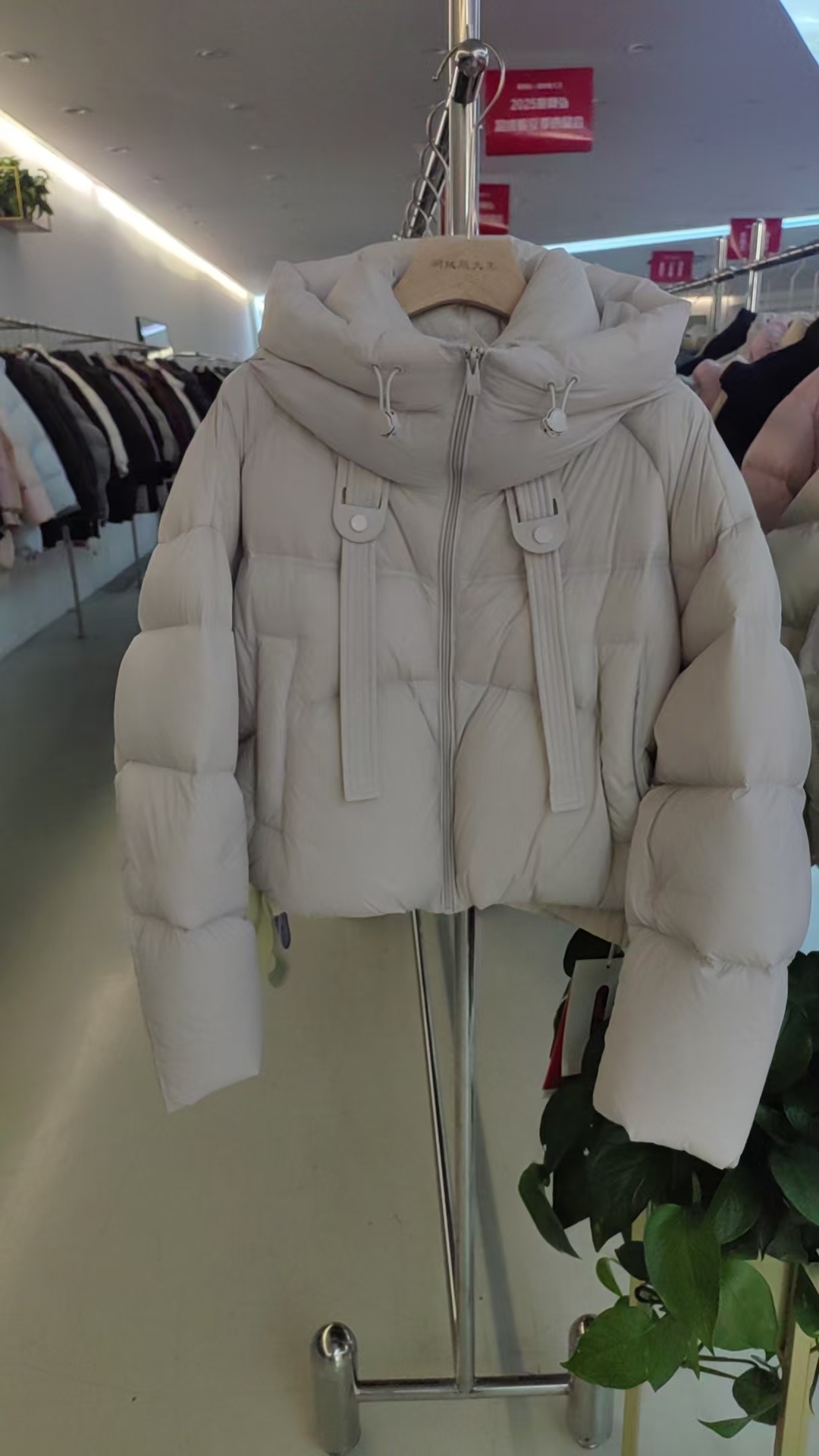 JF 2025纯色肩带短款羽绒服  6620