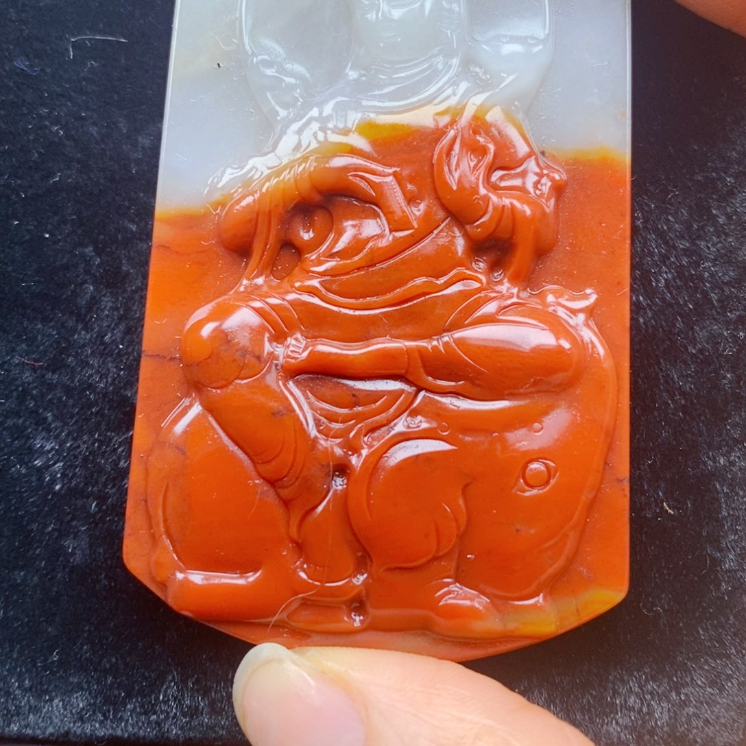 石英质玉（黄龙玉）未镶嵌颈饰