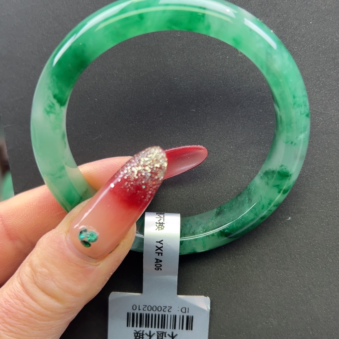 石英质玉未镶嵌手镯秀秀57