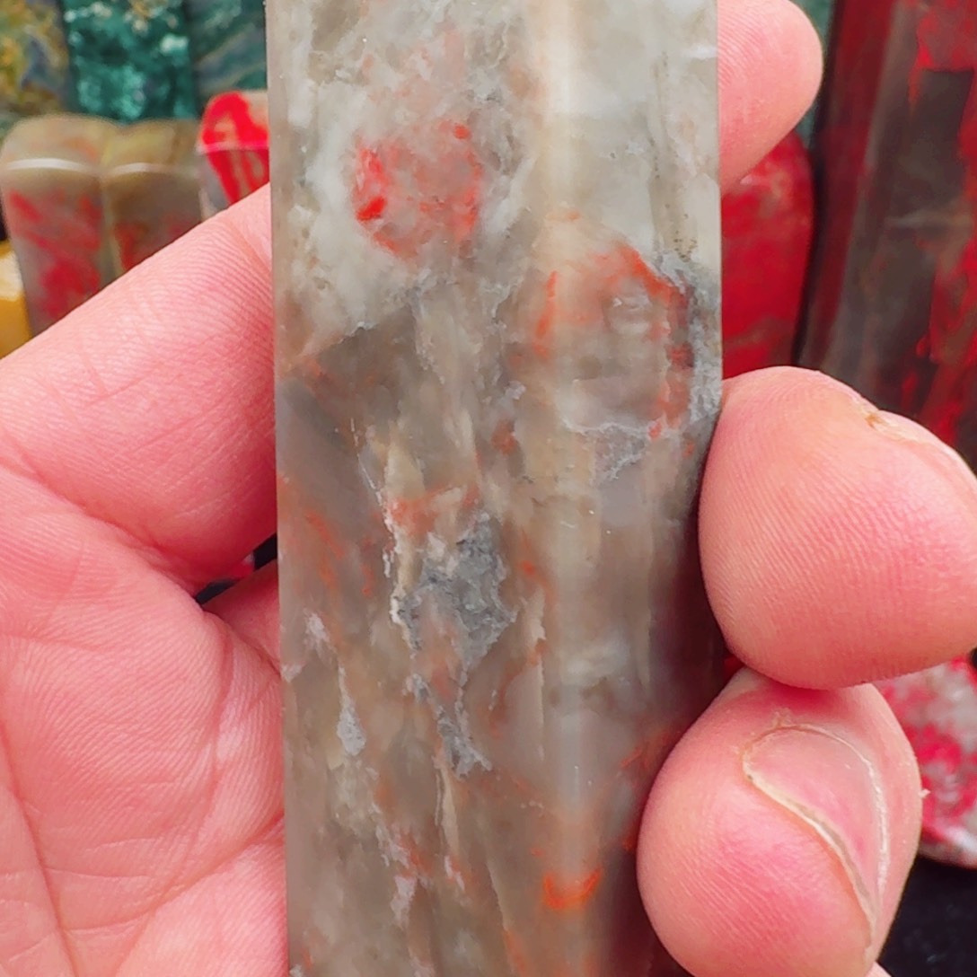 昌化鸡血石牛角冻