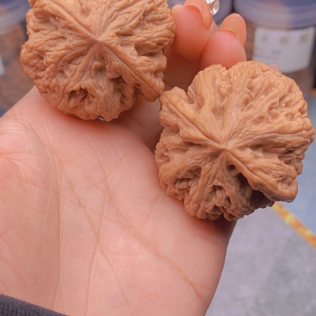 强***孑核桃文玩核桃手把件粗筋45