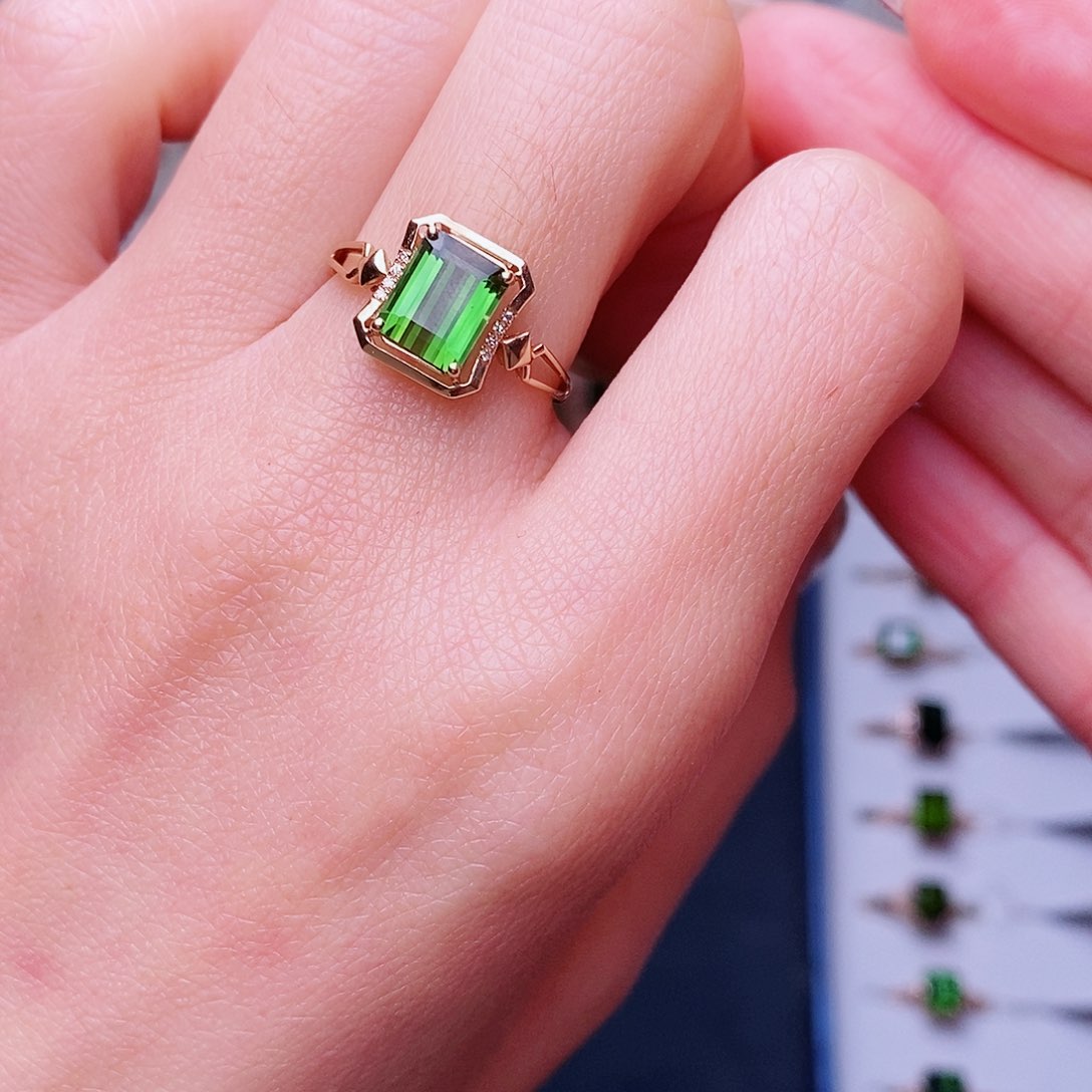 碧玺戒指绿色18K金镶嵌