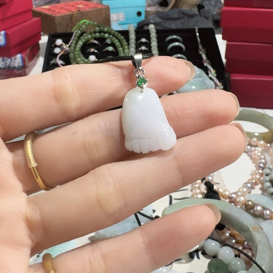 安***心翡翠未镶嵌颈饰5650