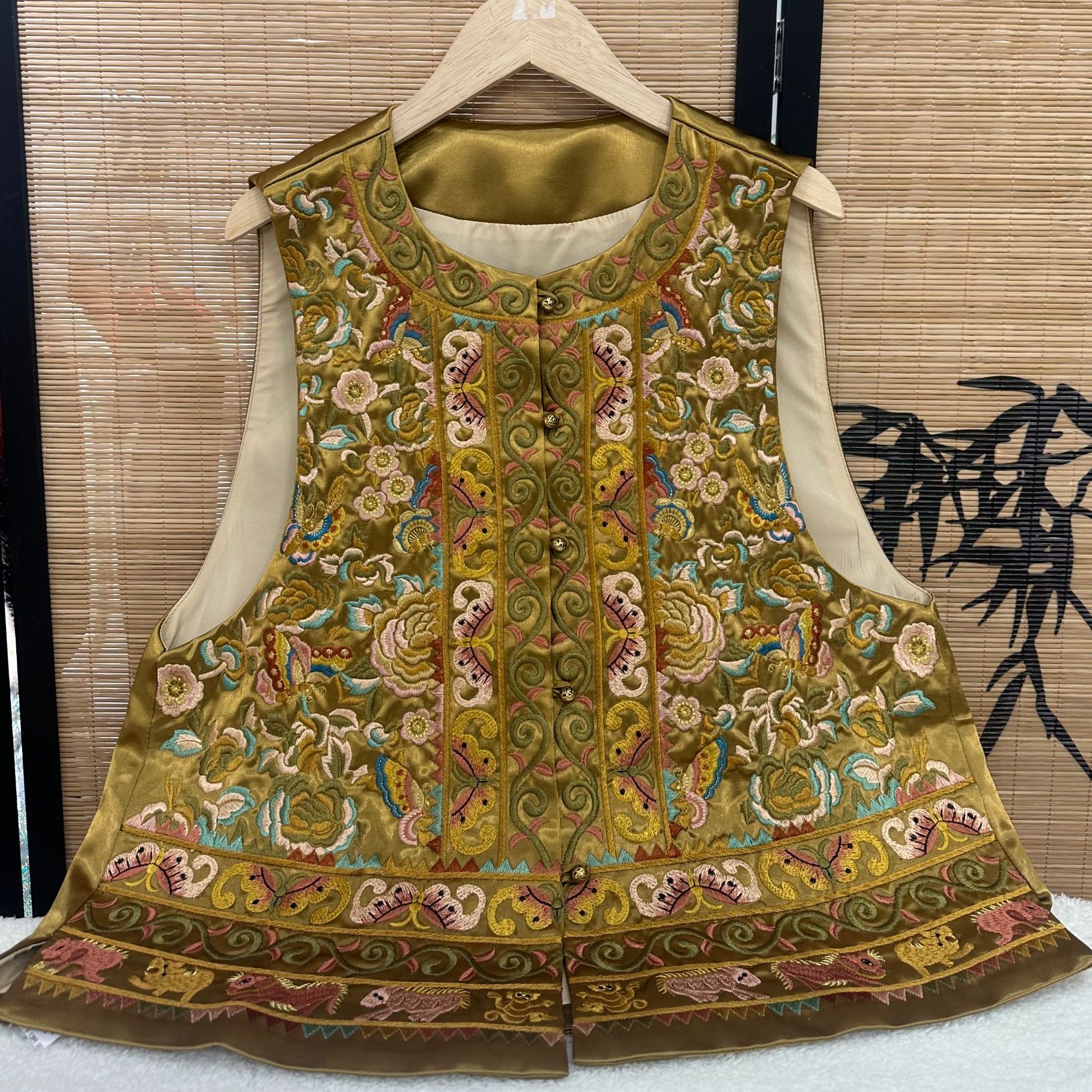 子母依金色马甲25407QBFY57011