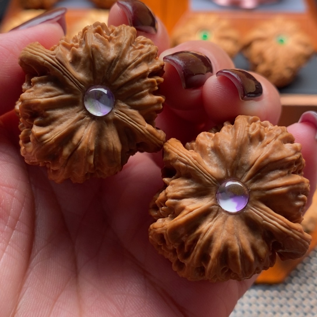 文玩核桃把件37尺寸白狮子