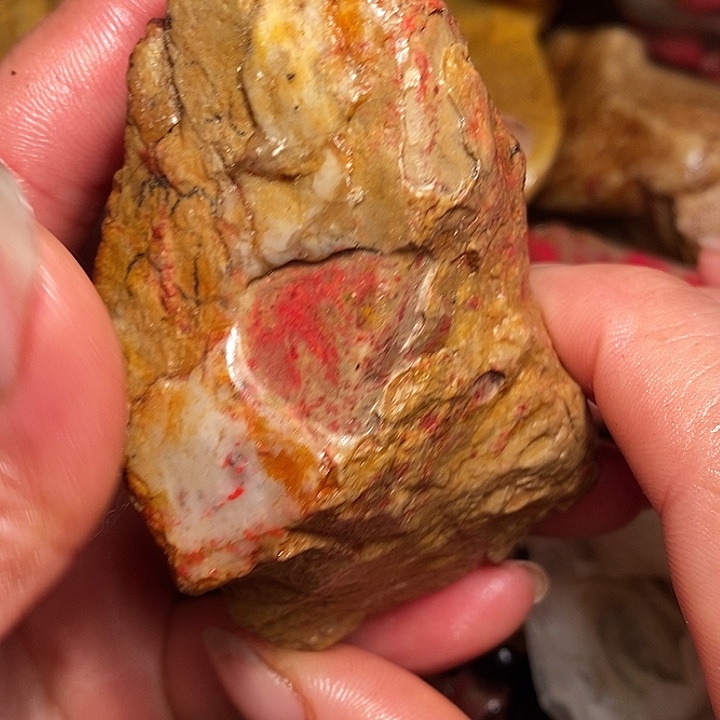 昌化石寒**雪浙江昌化田黄鸡血石原始把玩件