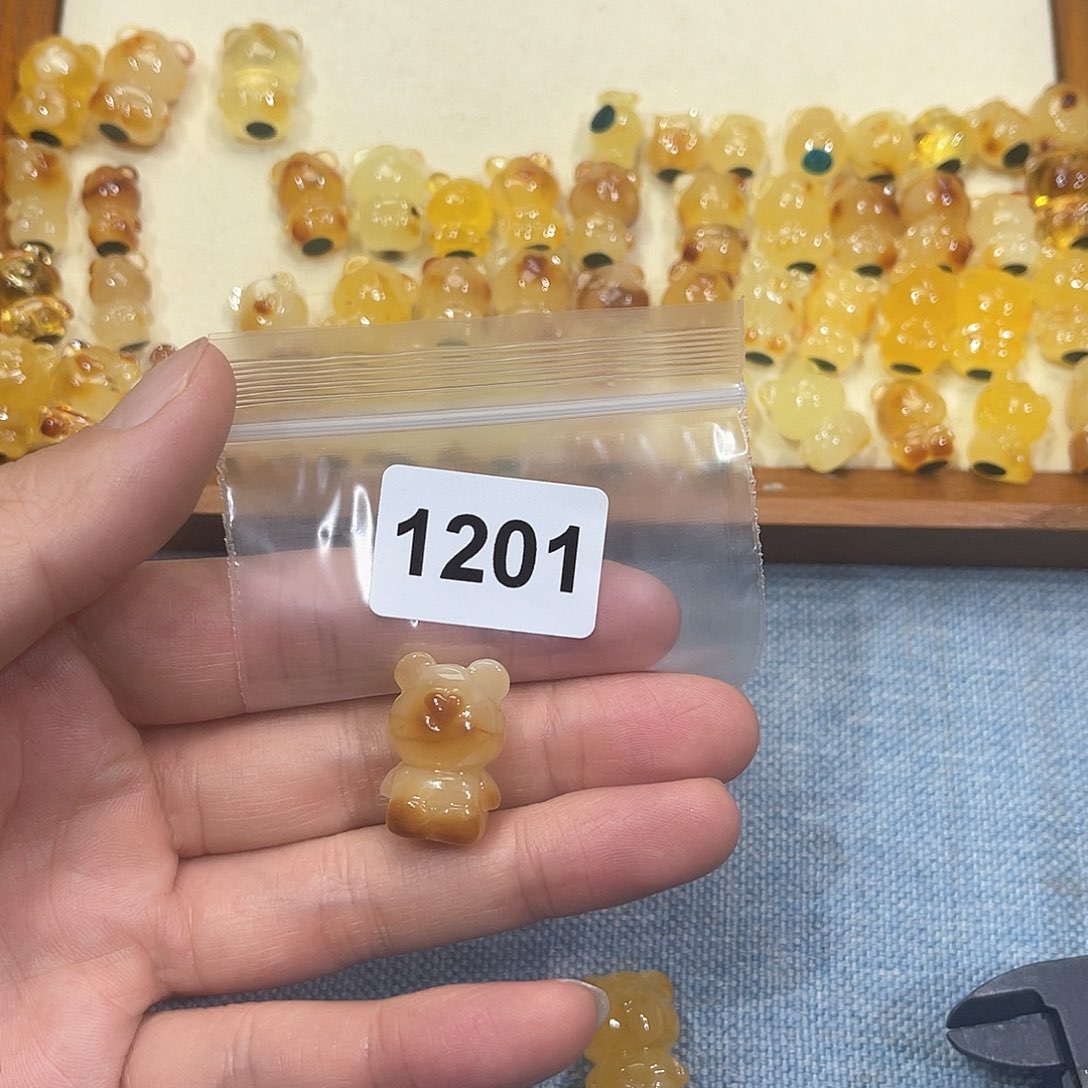 琥珀珠宝奇石未镶嵌