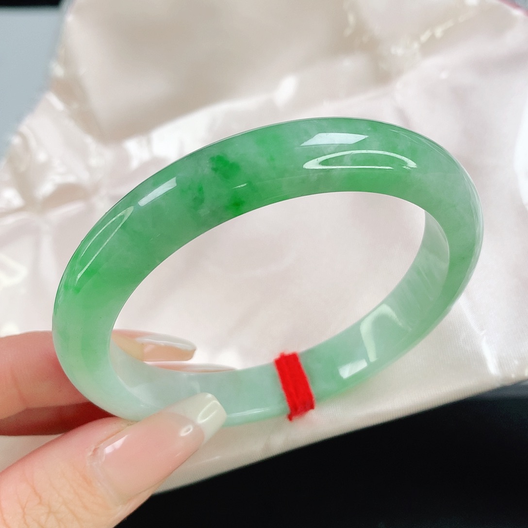 翡翠手镯未镶嵌2929翡翠