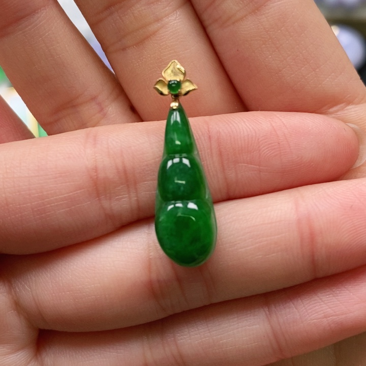 翡翠颈饰未镶嵌吊坠