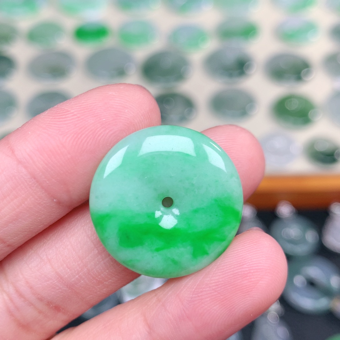 翡翠未镶嵌吊坠(不含链)23.5-5.1