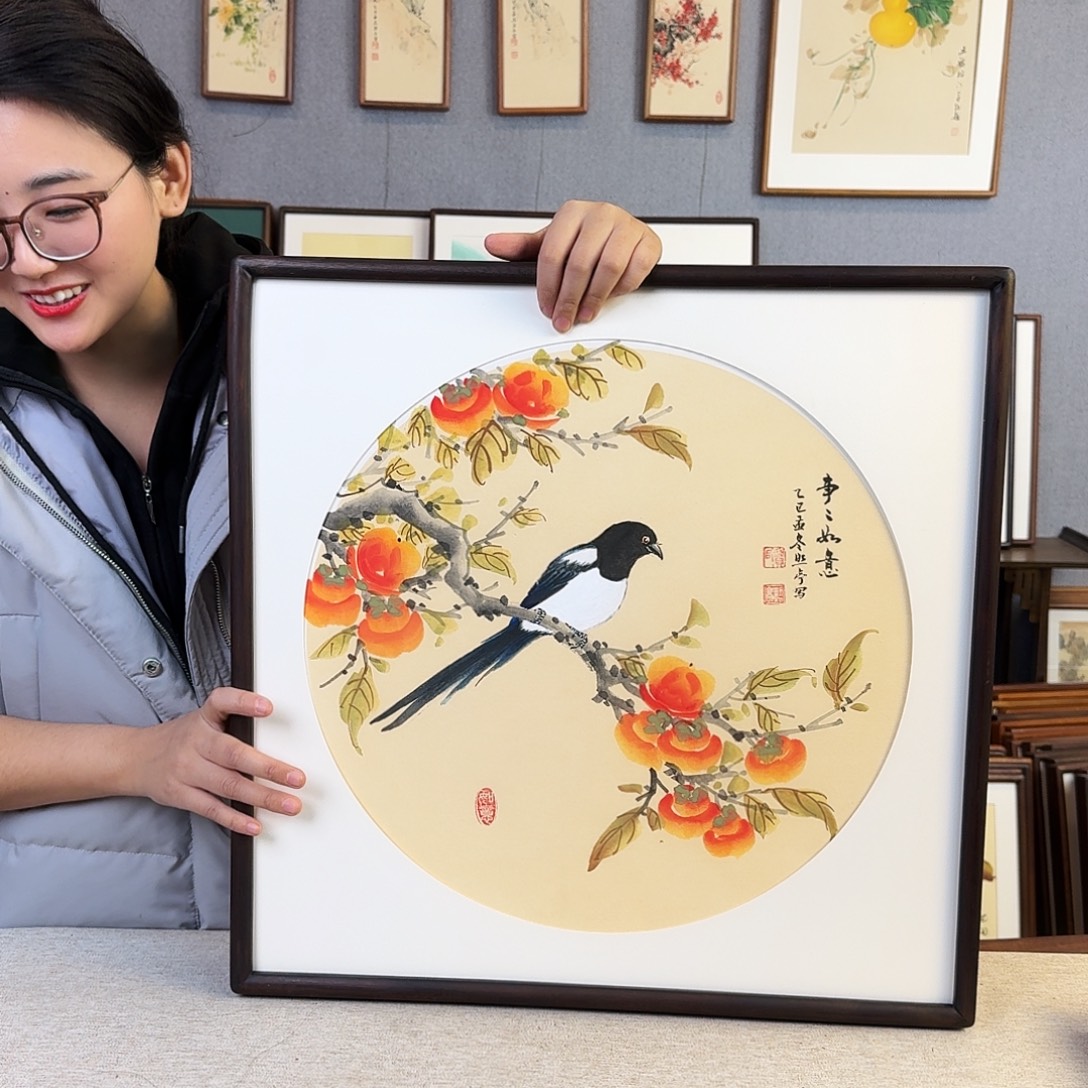 国画手绘带框尺寸： 53*53