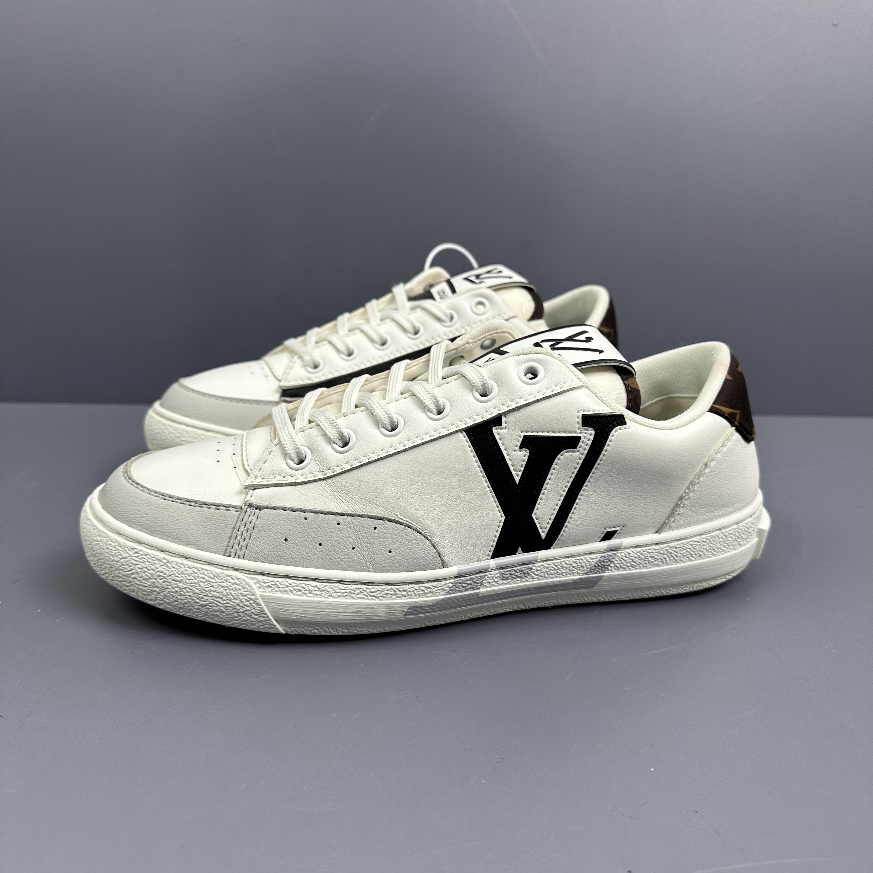 95新 LouisVuitton/路易威登 39码 LV查理错位大logo板鞋 休闲鞋 