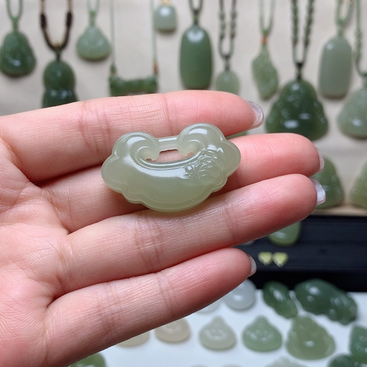 和田玉吊坠未镶嵌