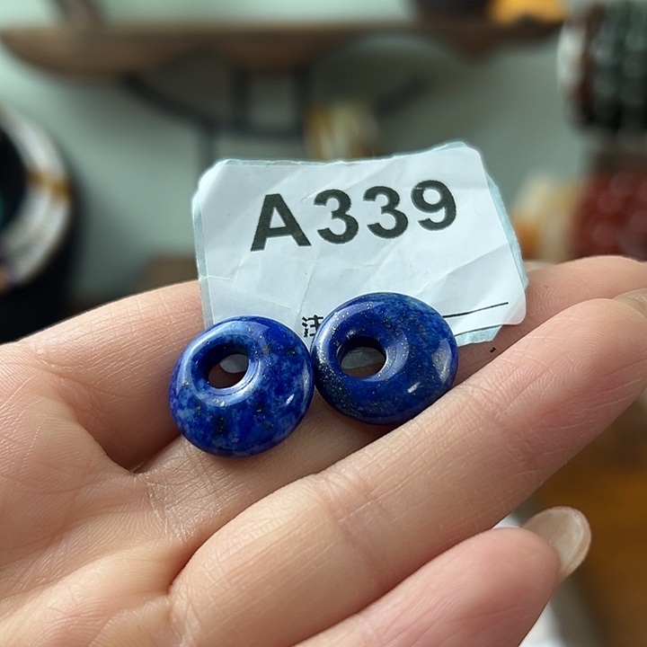 大***姐和田玉（糖玉）未镶嵌颈饰