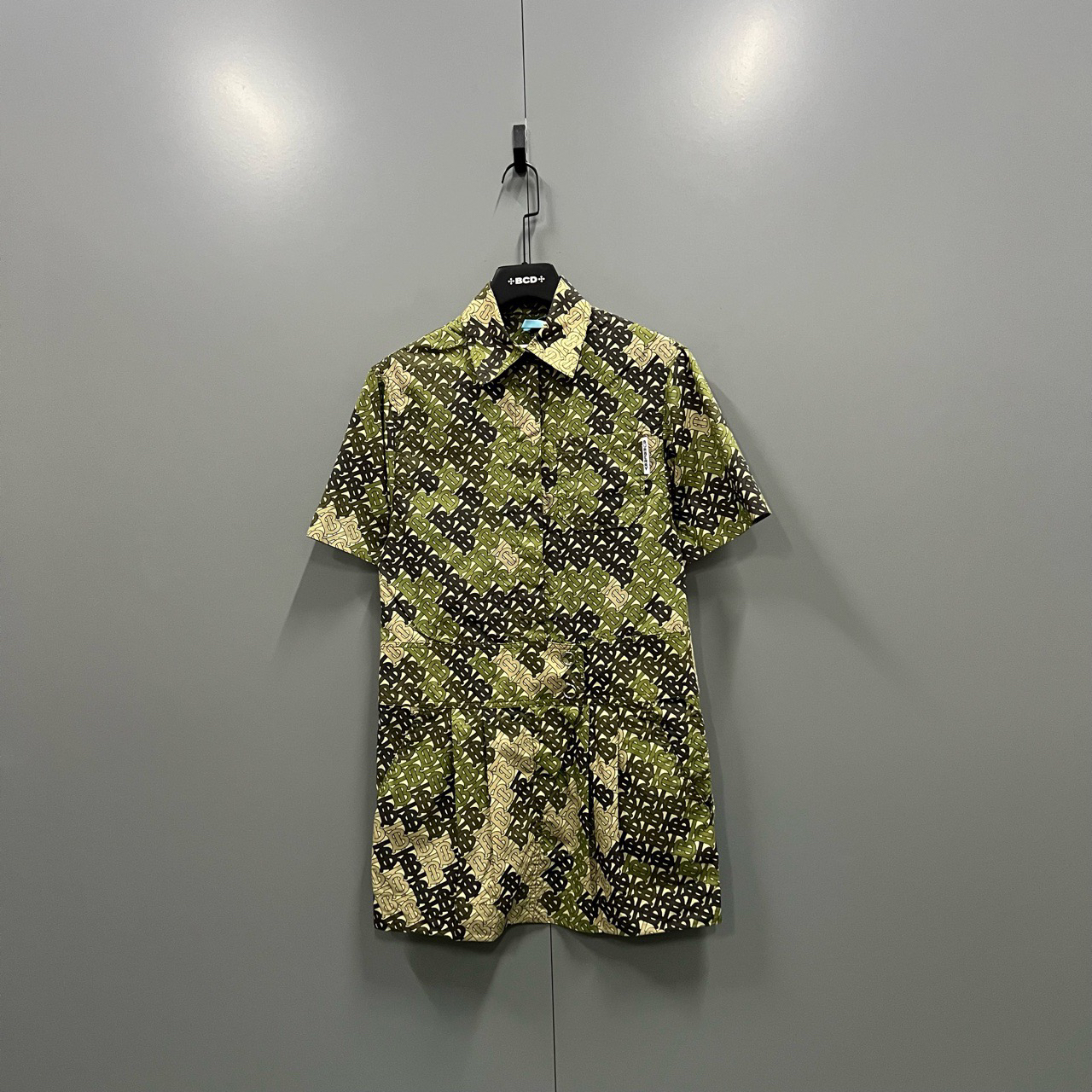 全新未使用 BURBERRY/博柏利 军绿满印连衣裙 36码/全新/fg207526