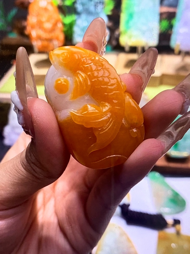 翡翠挂件毛货抛光一物一证