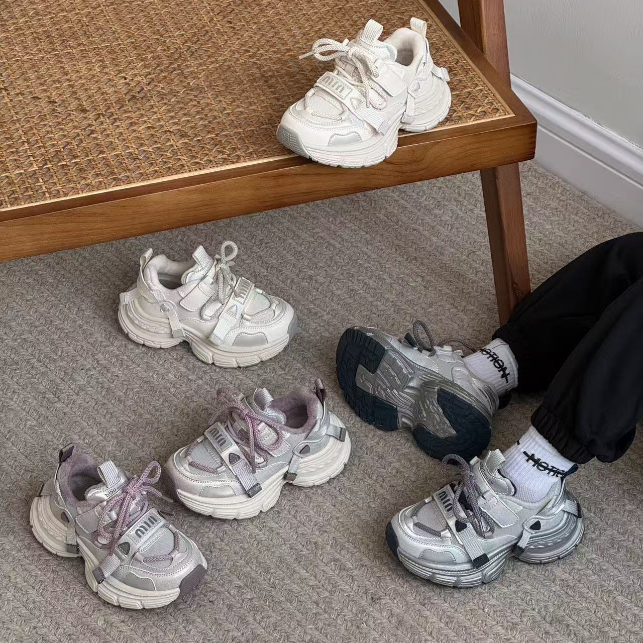 25 实体店 新款儿童秋冬防滑百搭运动鞋子551590时尚潮流加绒