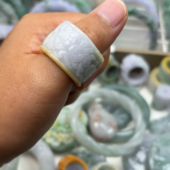 翡翠未镶嵌戒指港码20