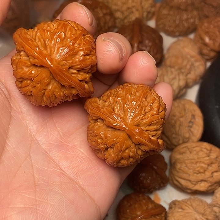 ꧁***꧂文玩核桃把件白40