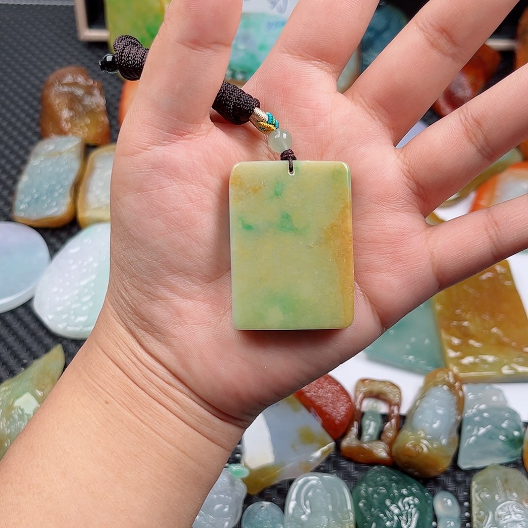 定制翡翠未镶嵌挂件