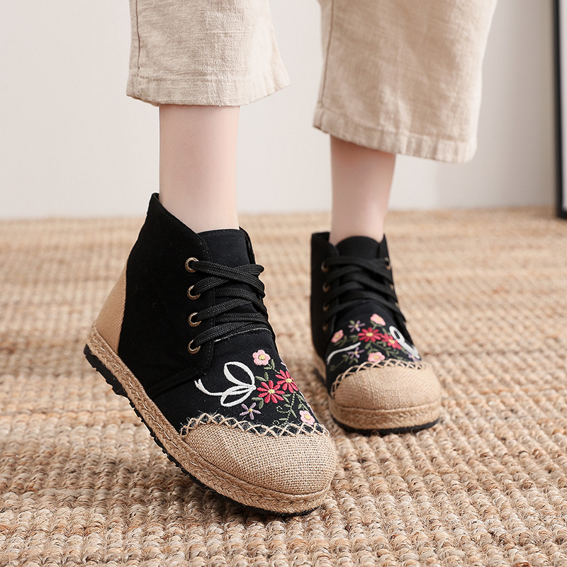 秋冬新款复古文艺民族风短筒加绒女靴女士布鞋中帮平底棉麻绣花鞋