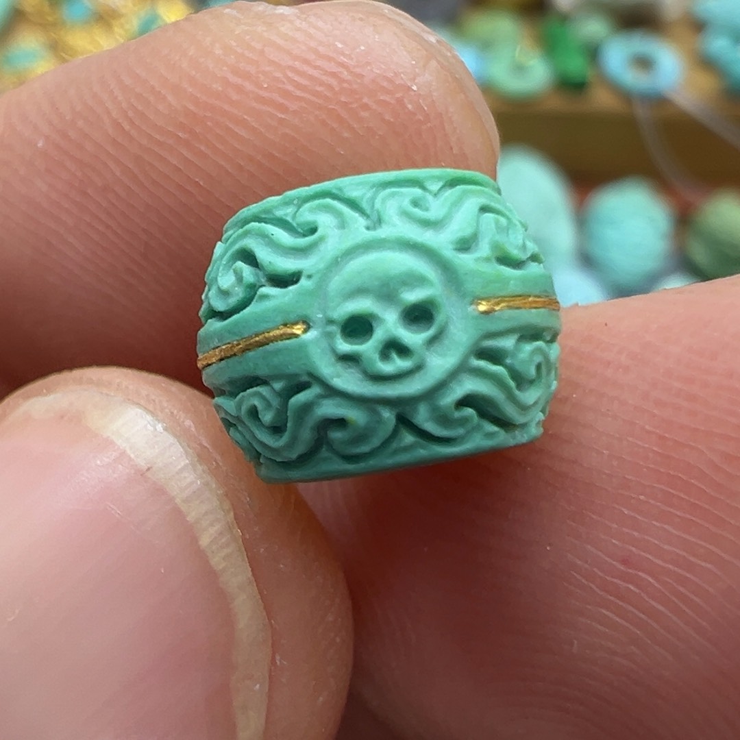 绿松石颈饰未镶嵌