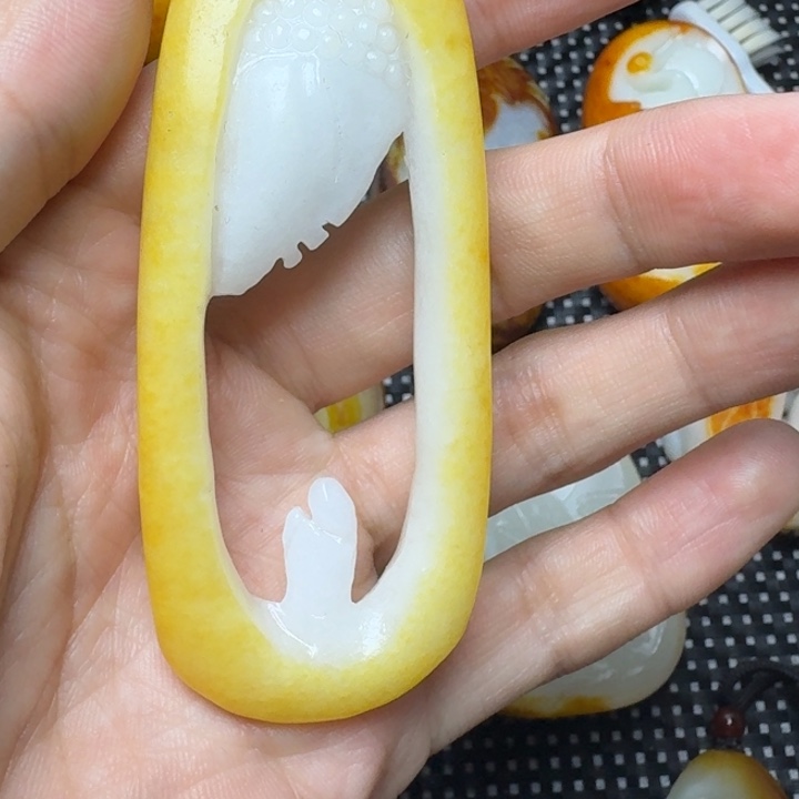 和田玉颈饰未镶嵌