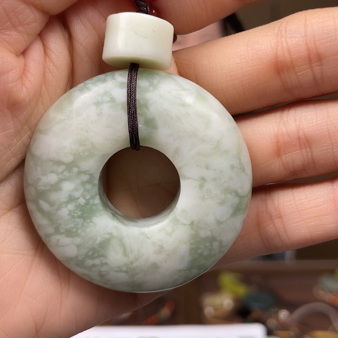 和田玉（糖玉）未镶嵌颈饰