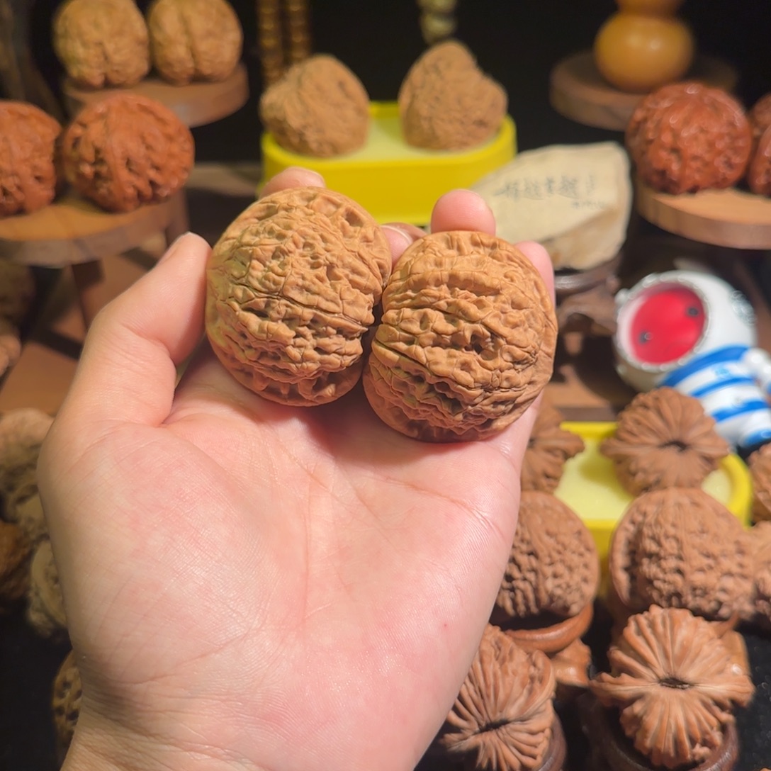 文玩核桃吊坠52大官冒