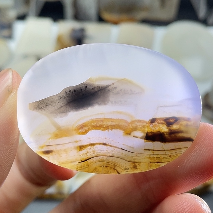 尘***定玛瑙/玉髓未镶嵌颈饰