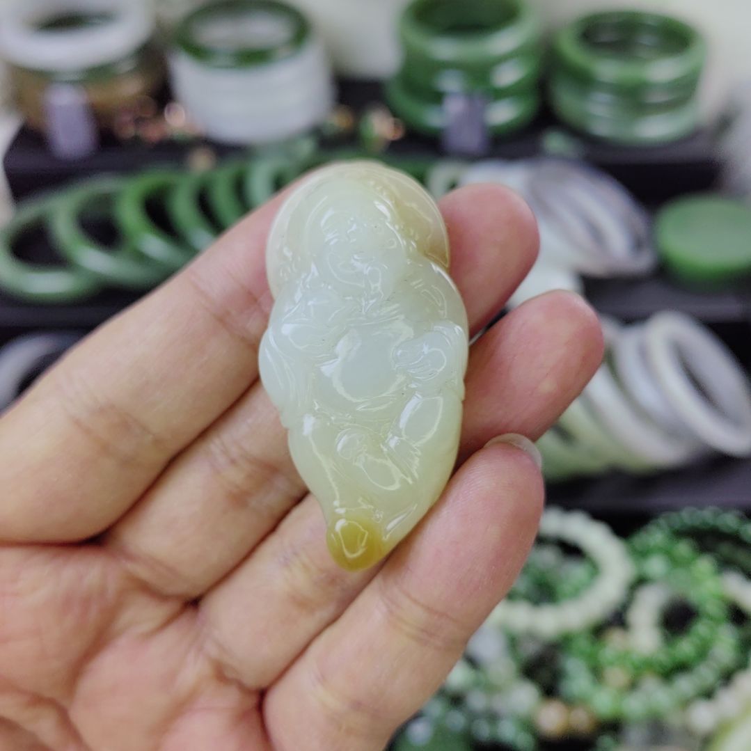 和田玉颈饰未镶嵌