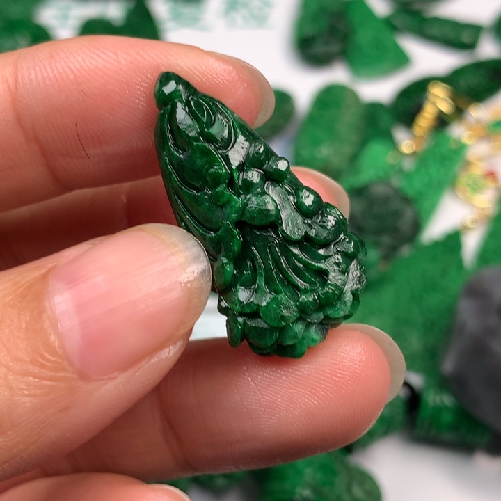 定制翡翠未镶嵌翡翠