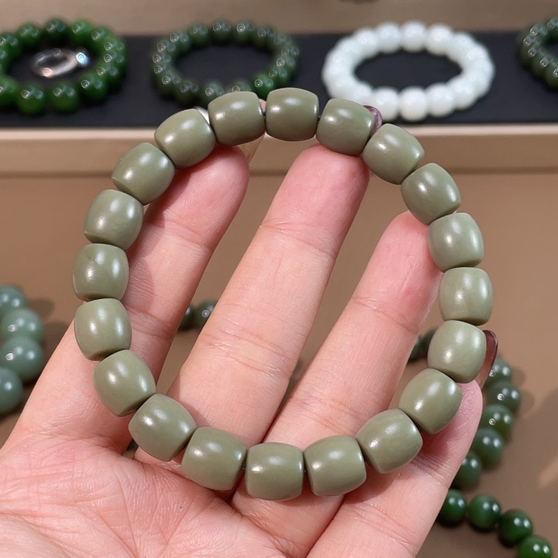 和田玉手链未镶嵌10豆青 