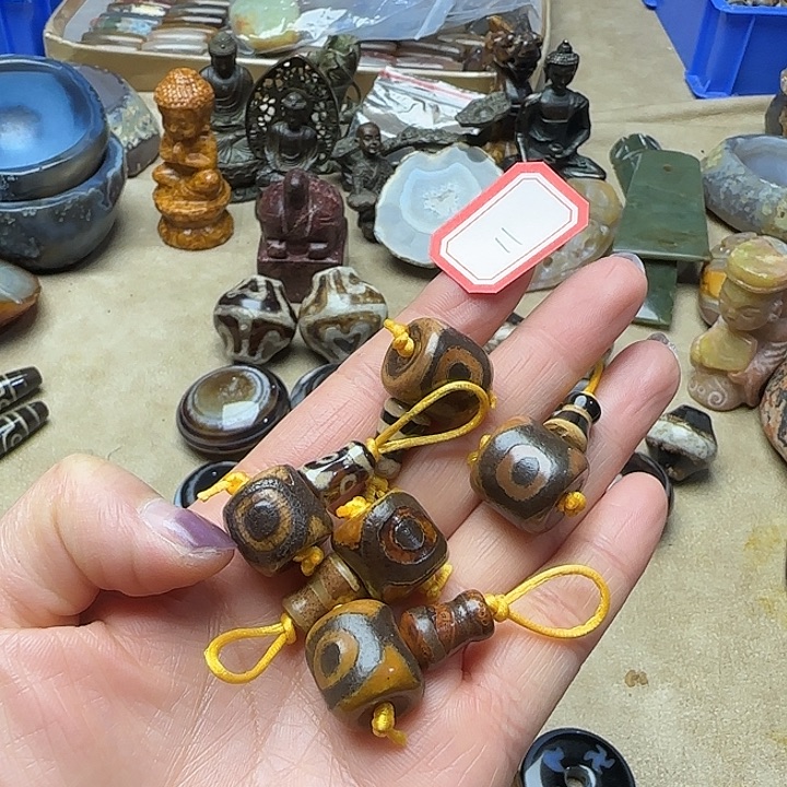 用***8玛瑙/玉髓未镶嵌珠宝半成品11