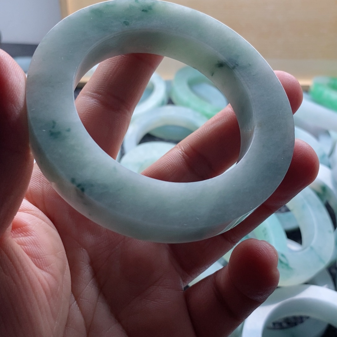 定制翡翠A货未镶嵌洁*