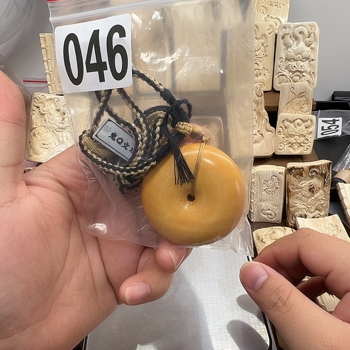 天然猛犸牙雕刻品