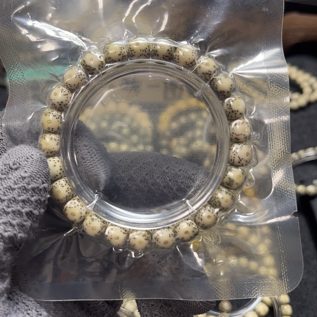 小***屿非金属木质9✖️8 大眼睛 单圈 石玉料 