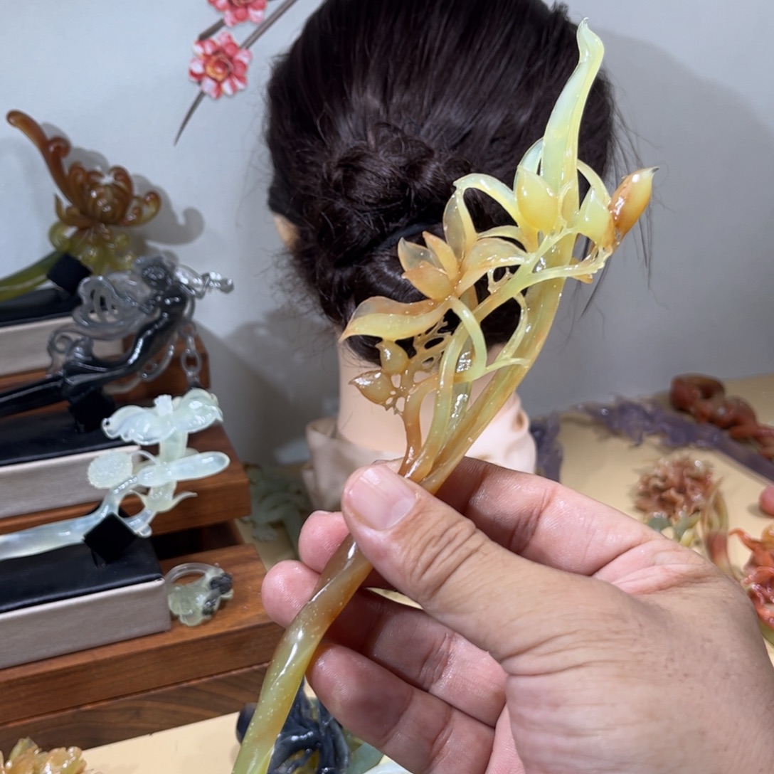 小***霓蛇纹石玉未镶嵌发簪