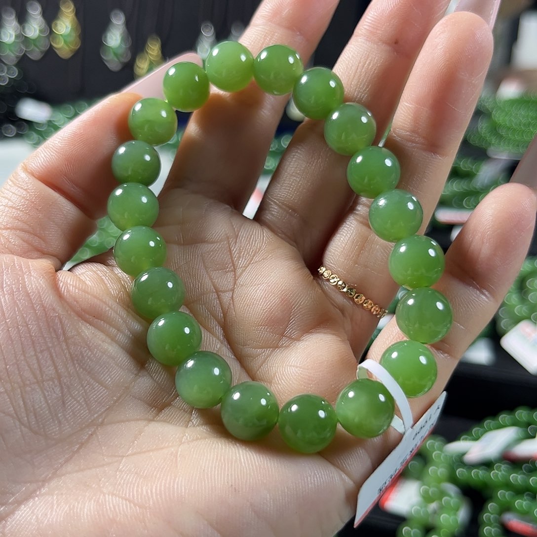 未镶嵌和田玉（碧玉）手链9.5