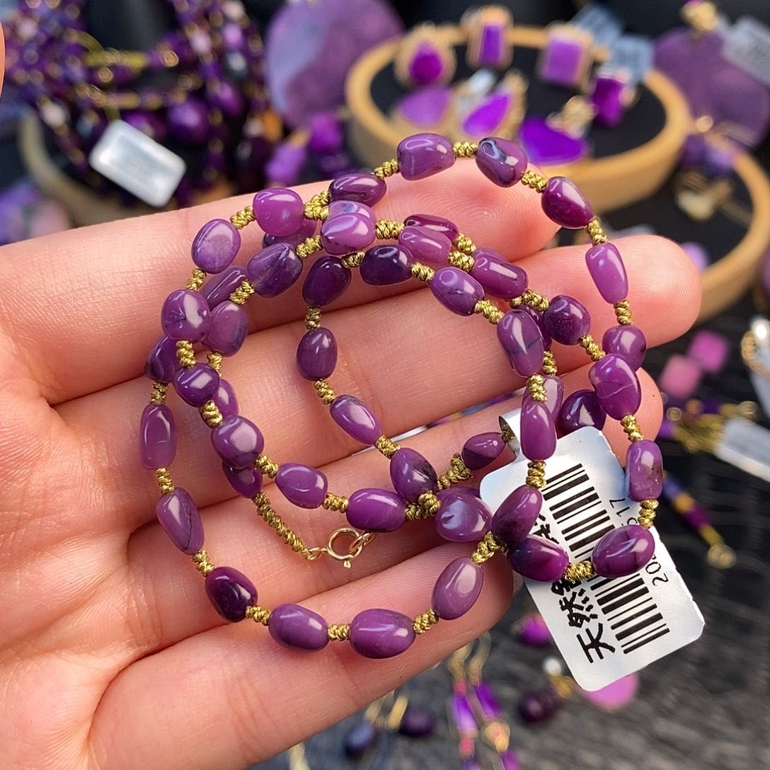 18K金镶嵌苏纪石（舒俱来）项链