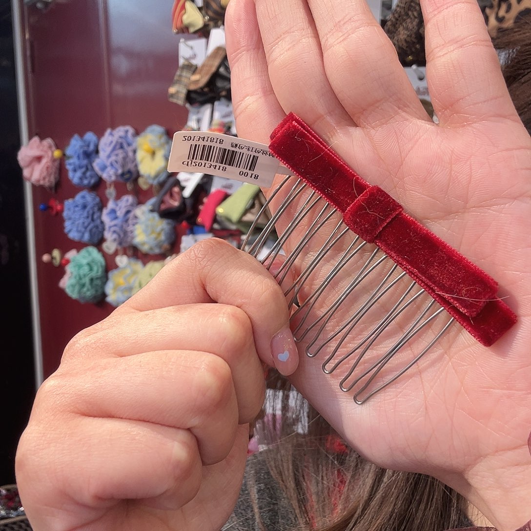 布艺铁合金红色插梳