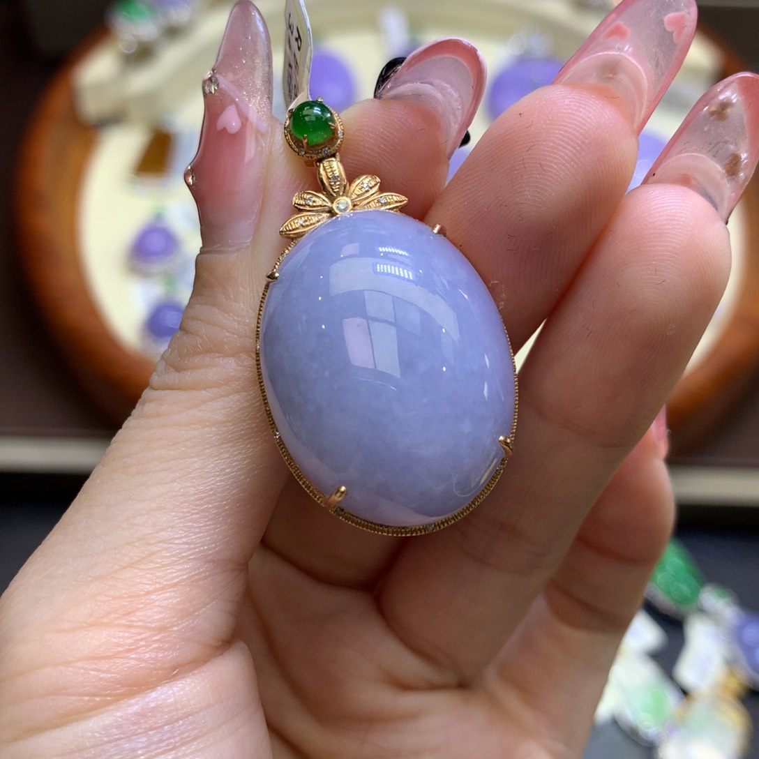 翡翠颈饰18K金镶嵌翡翠