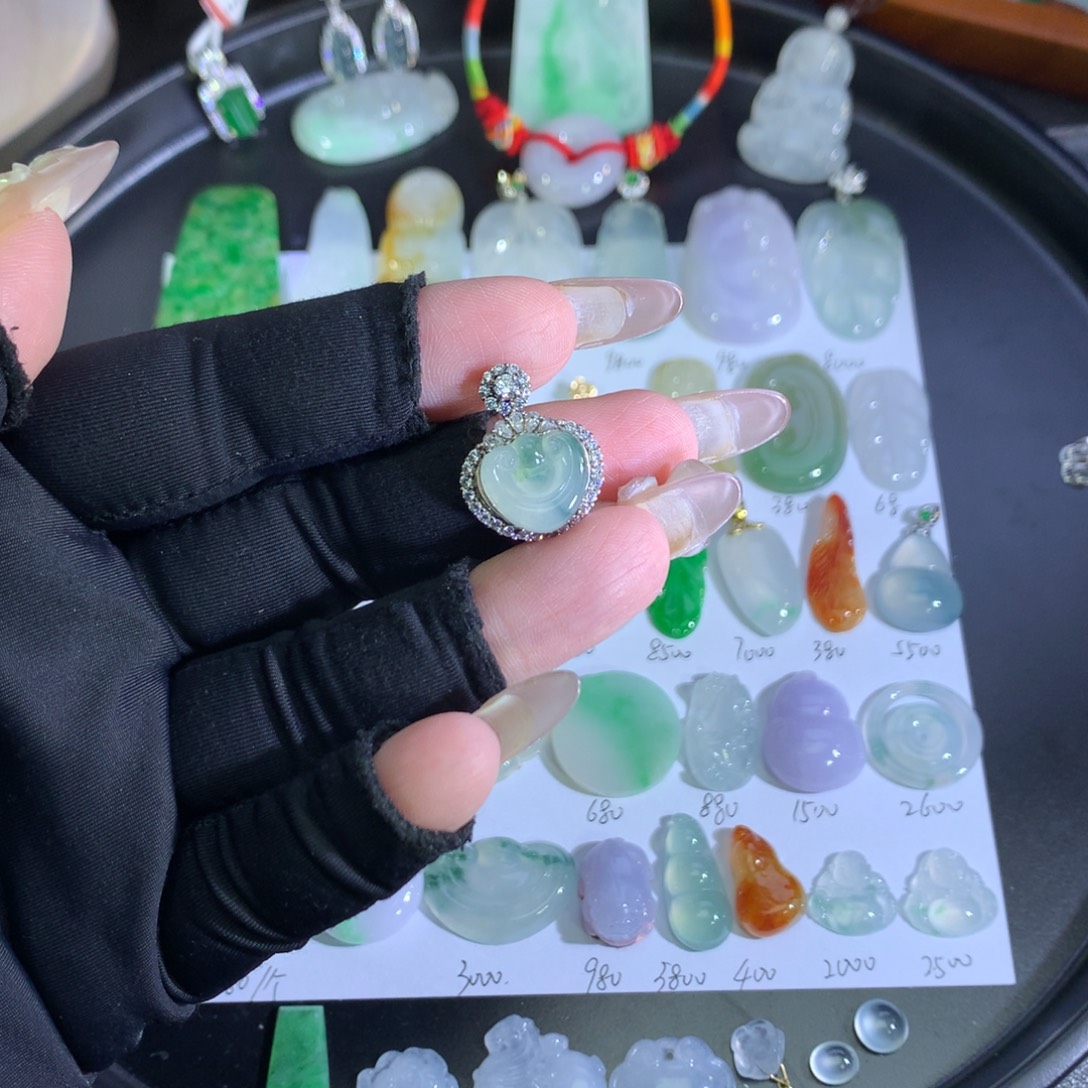 翡翠银S925镶嵌吊坠(不含链)如意锁