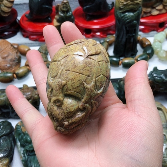 岫岩河磨玉（透闪石质玉）把件未镶嵌