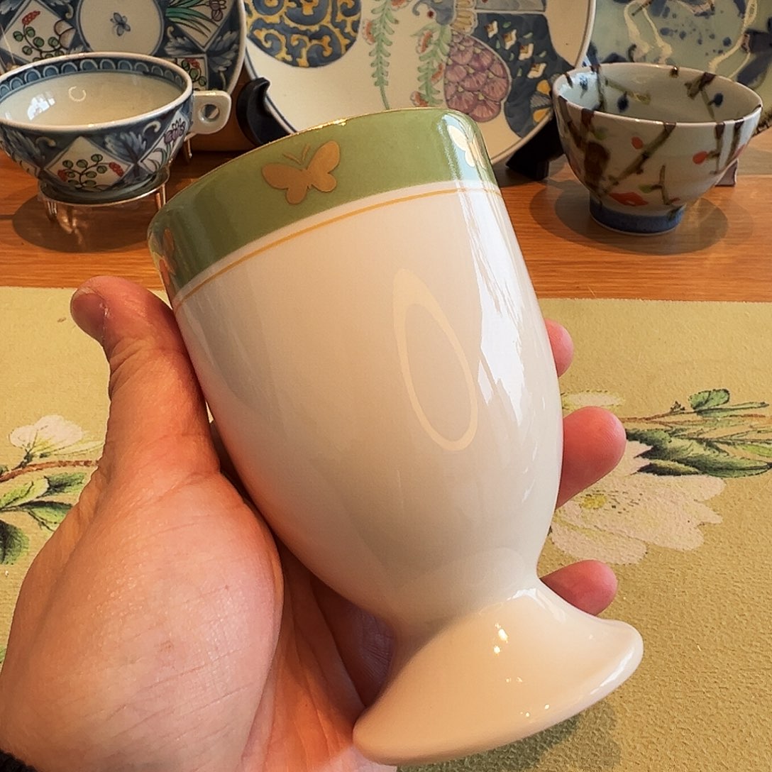咖啡杯等设施和配套家具设施为