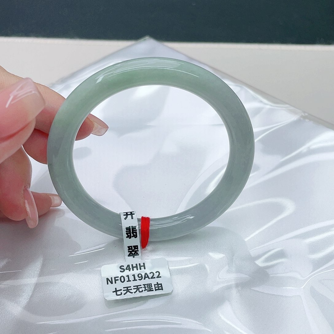 翡翠手镯未镶嵌圆56