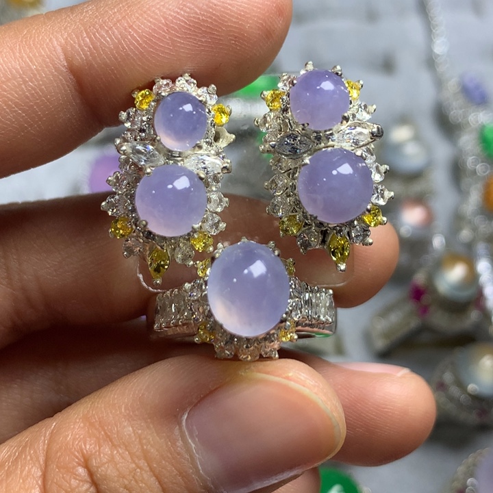 翡翠未镶嵌戒指铜托，卖裸石，需要二次镶嵌